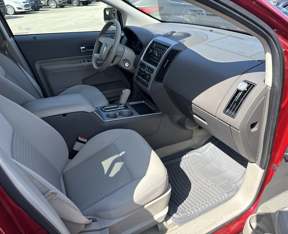 Used 2010  Ford SE image 15
