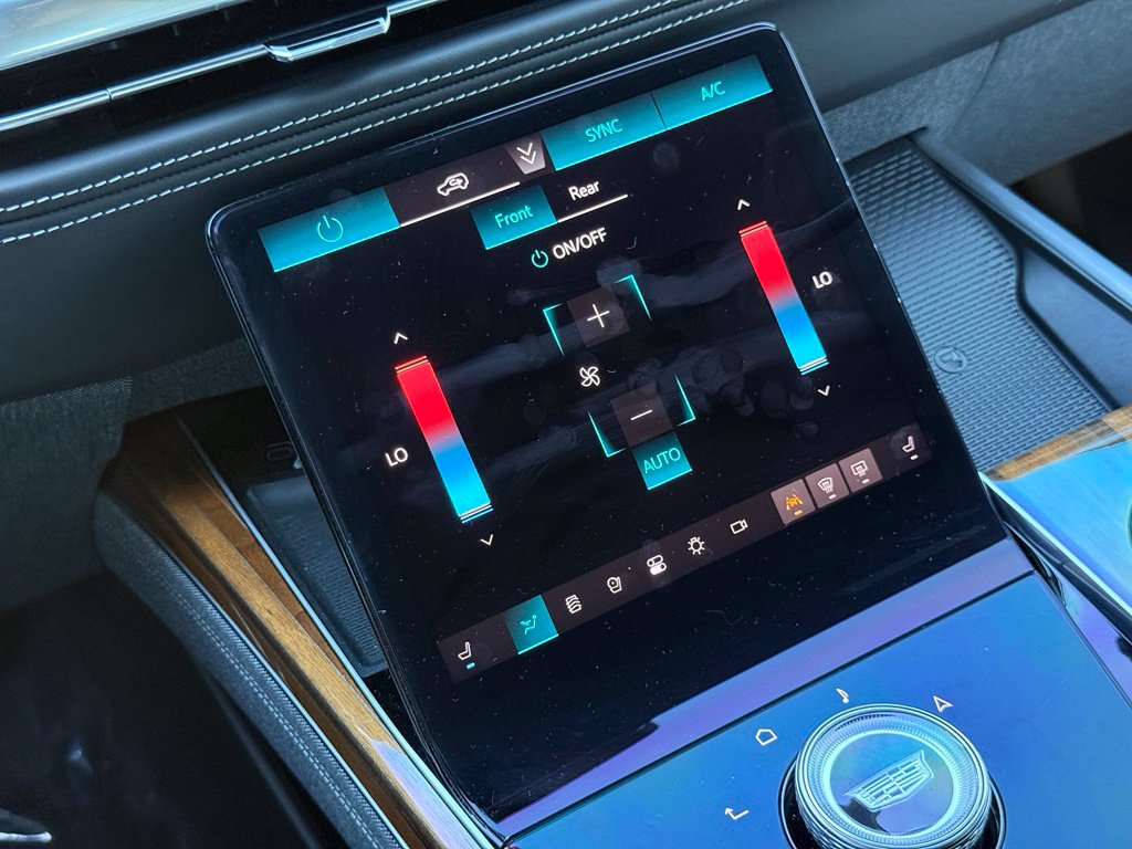 2025 Cadillac Escalade ESV Sport Platinum Silver Metallic - Jim Hudson Acura - Image 37
