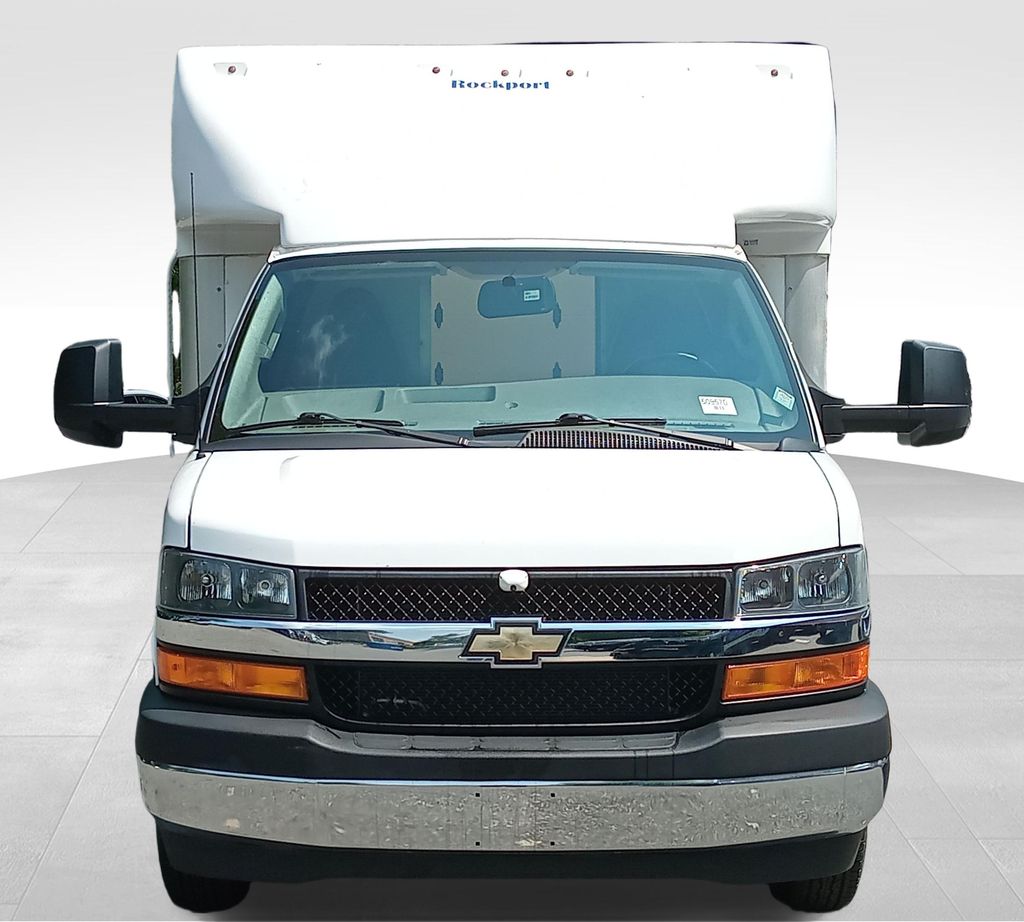 2023 Chevrolet Express Cutaway Work Van