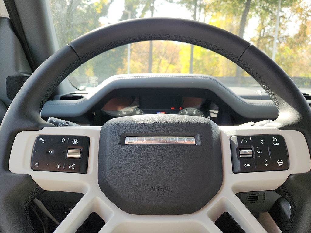 Thumbnail: 2025 Land Rover Defender - 9