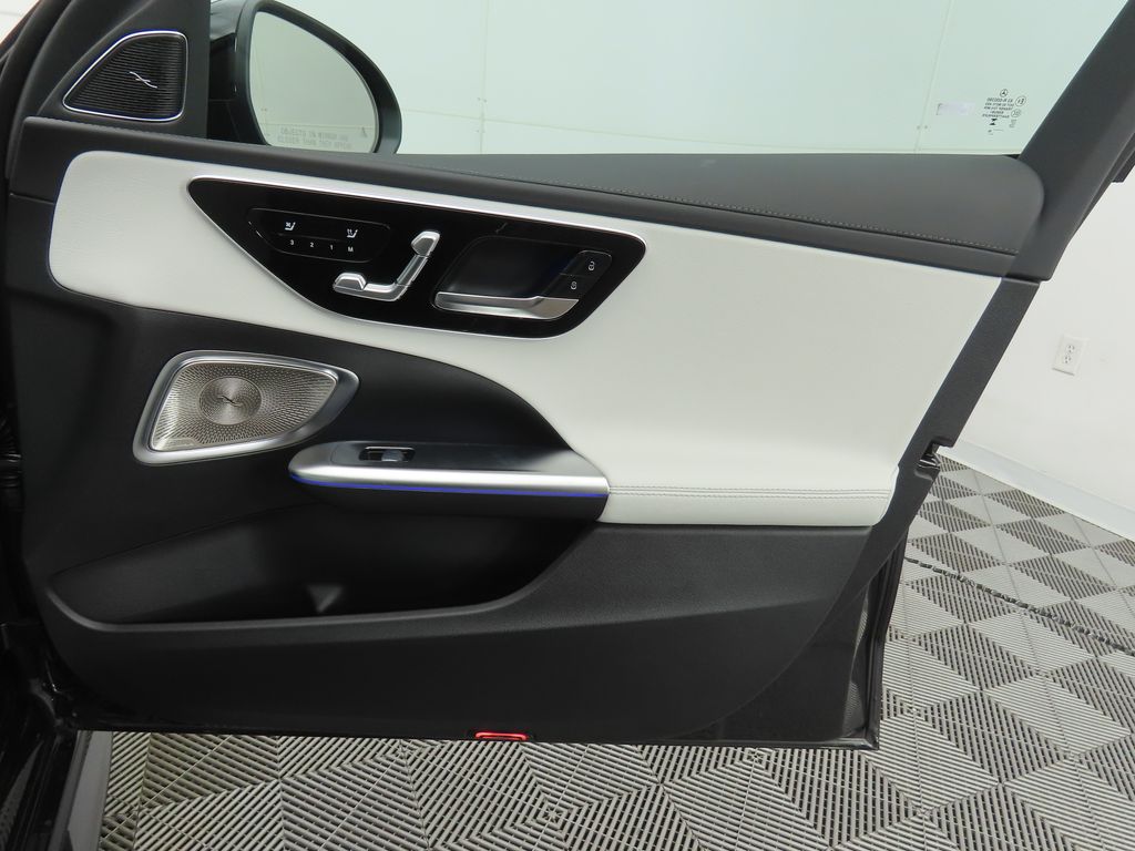 Thumbnail: 2025 Mercedes-Benz C-Class - 25