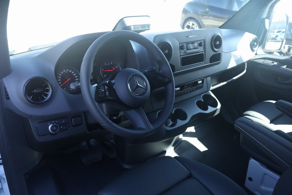 2025 Mercedes-Benz Sprinter 2500 3