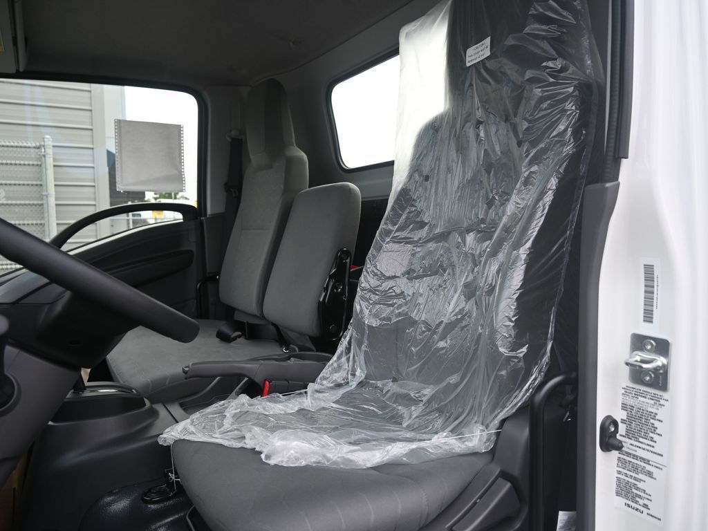 2025 Isuzu NPR XD 