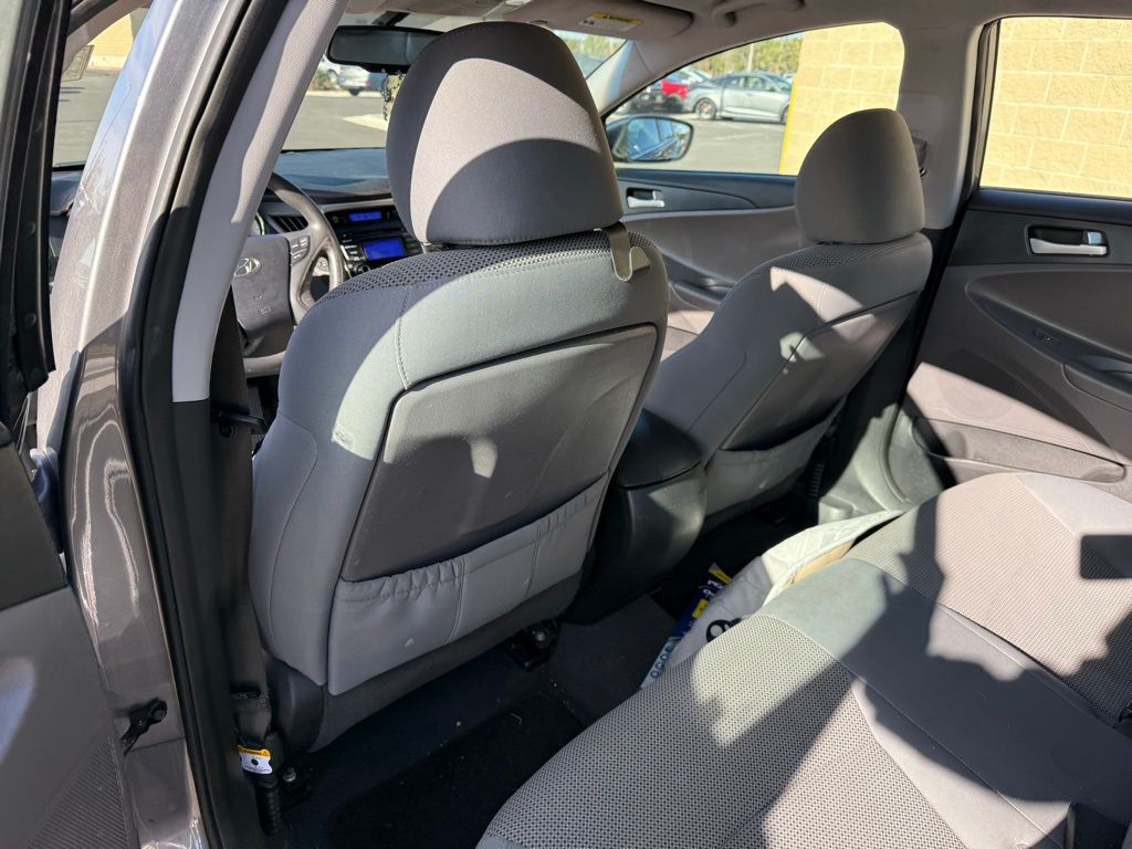 Thumbnail: 2013 Hyundai Sonata - 9