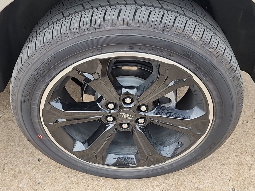 2024 Ford Expedition Limited photo