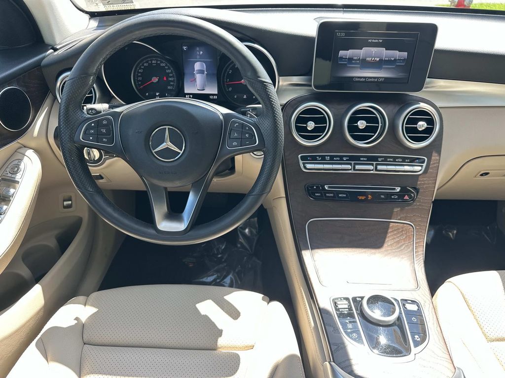 Thumbnail: 2019 Mercedes-Benz GLC - 20