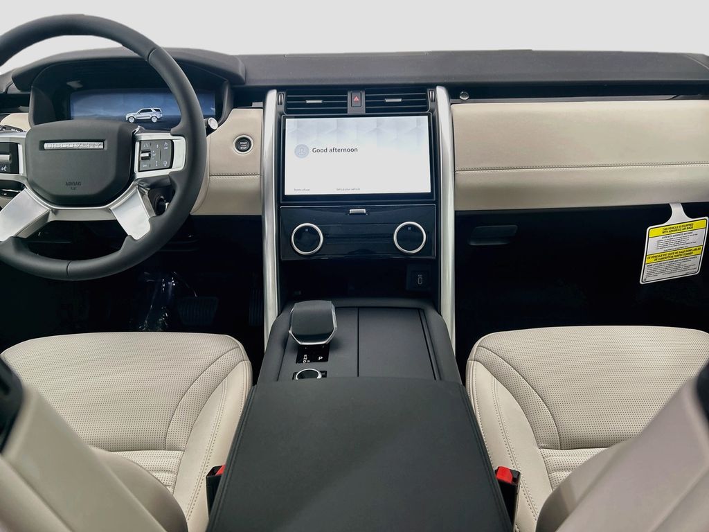 Thumbnail: 2026 Land Rover Discovery - 13