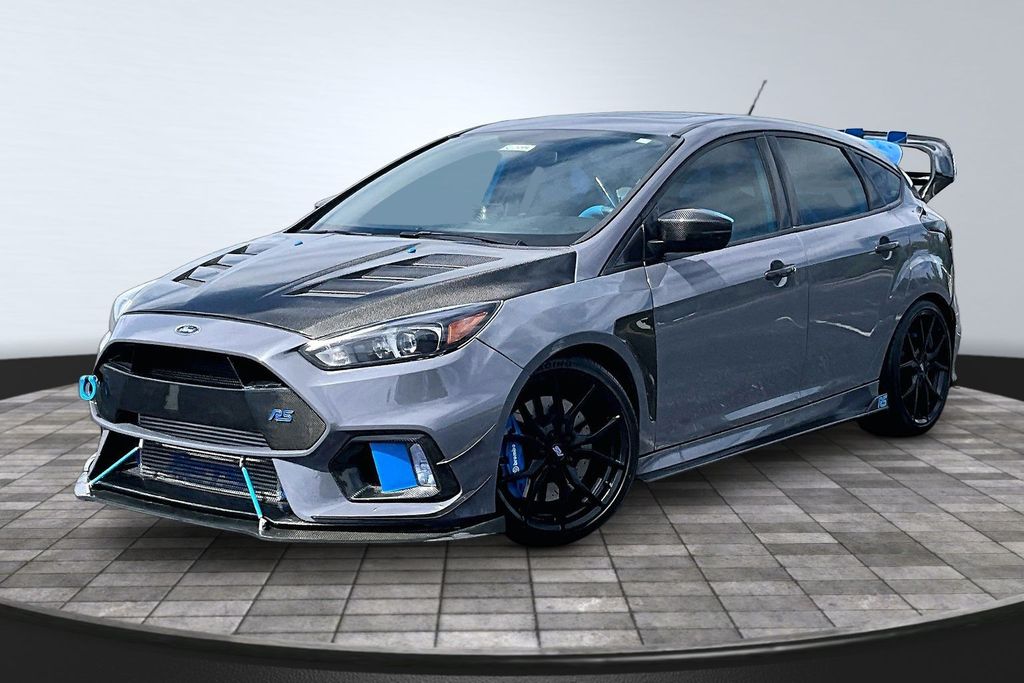 Stealth Gray 2017 Ford Focus RS Hatchback All-Wheel Drive 6-Speed Manual