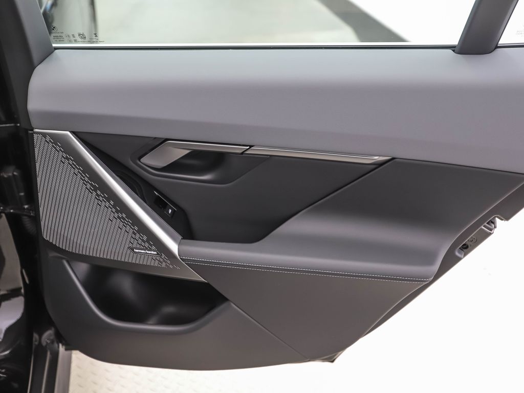 Thumbnail: 2026 BMW 5 Series - 25