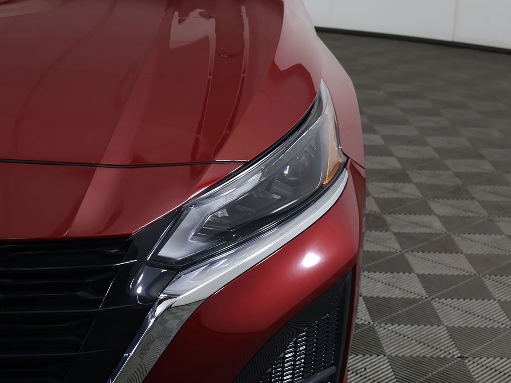 Used 2023 Red Nissan 2.5 SV image 11