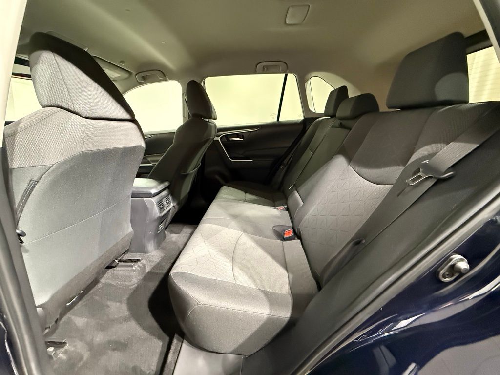 2024 Toyota RAV4 XLE 18