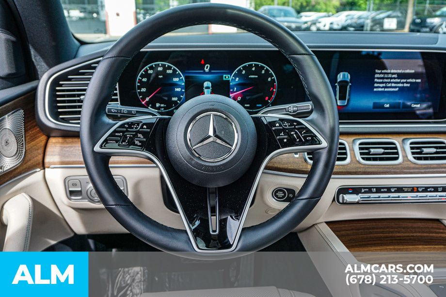 Used 2025 White Mercedes-Benz GLE 580 image 28