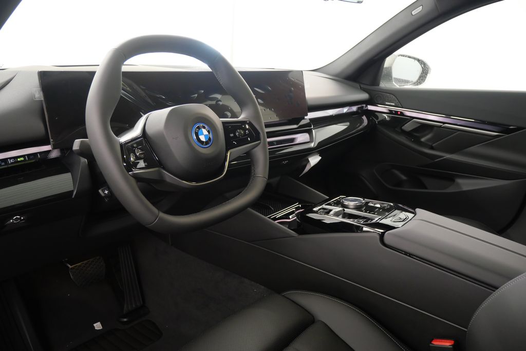 2025 BMW i5 xDrive40 14