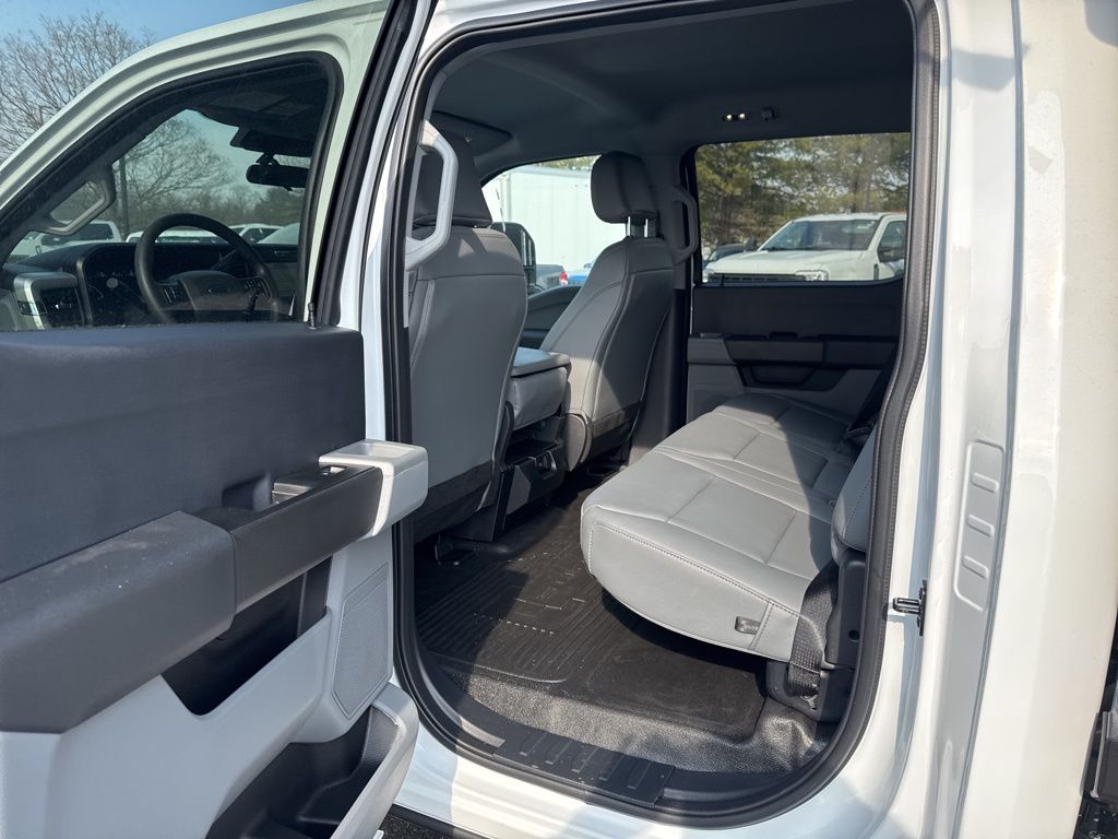 2025 Ford F-550 Chassis XL