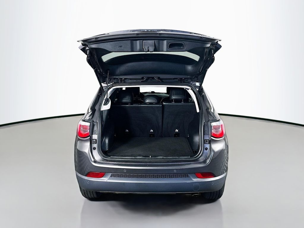 Used 2018 Gray Jeep Limited image 29