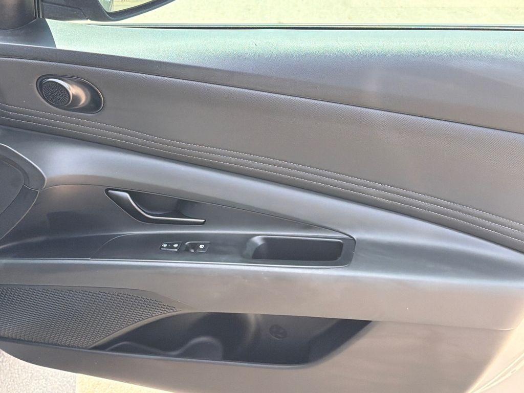 2026 Hyundai Elantra SEL Sport - Photo 14