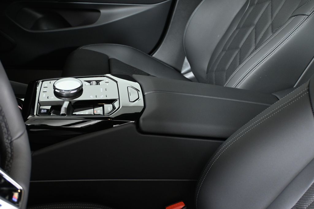 Thumbnail: 2026 BMW 5 Series - 26