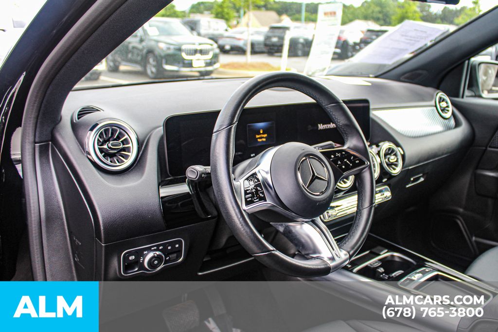 Used 2025 Black Mercedes-Benz GLA 250 image 23