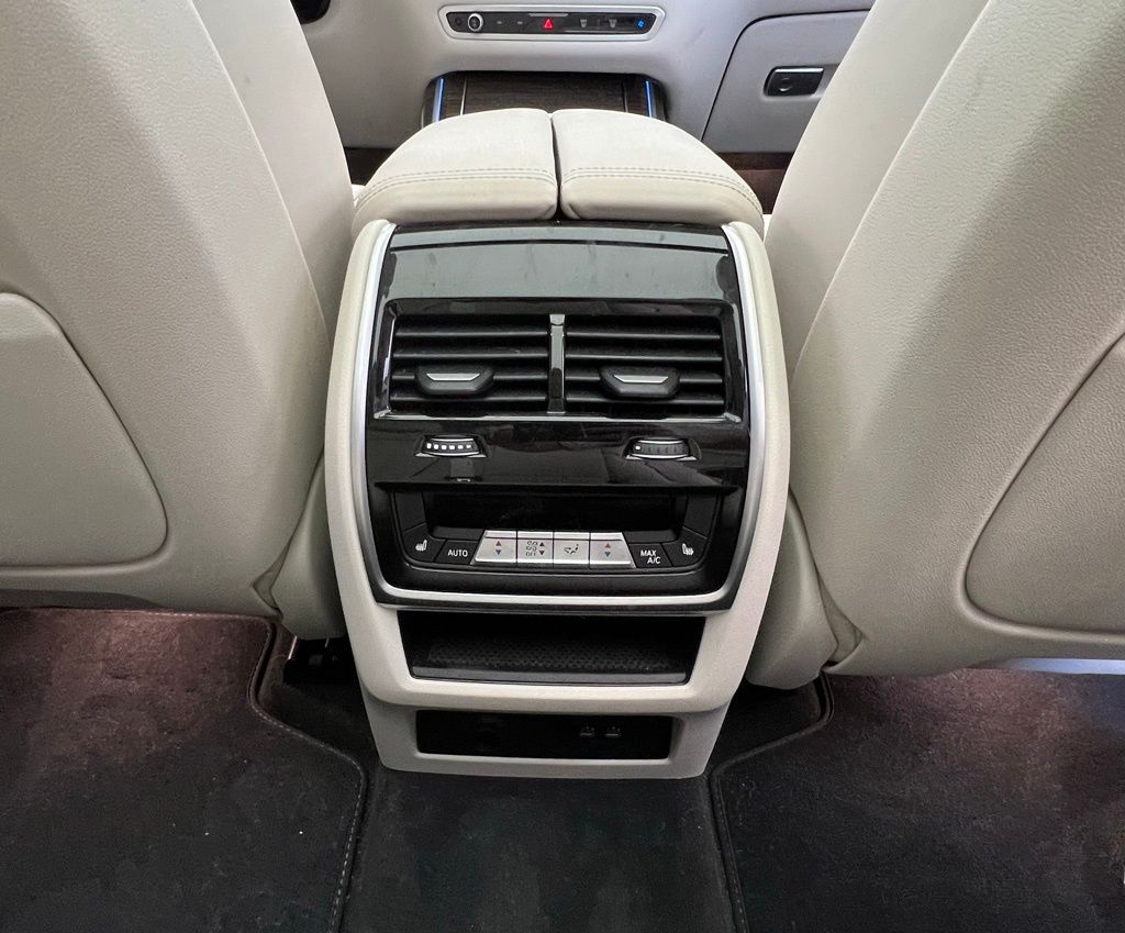 Thumbnail: 2024 BMW X7 - 10