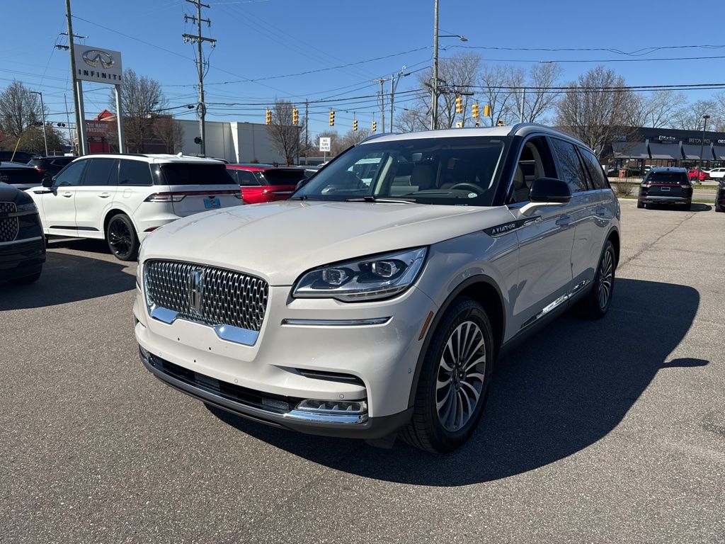 Ceramic Pearl Metallic Tri-Coat 2023 Lincoln Aviator Reserve AWD SUV / Crossover All-Wheel Drive Automatic