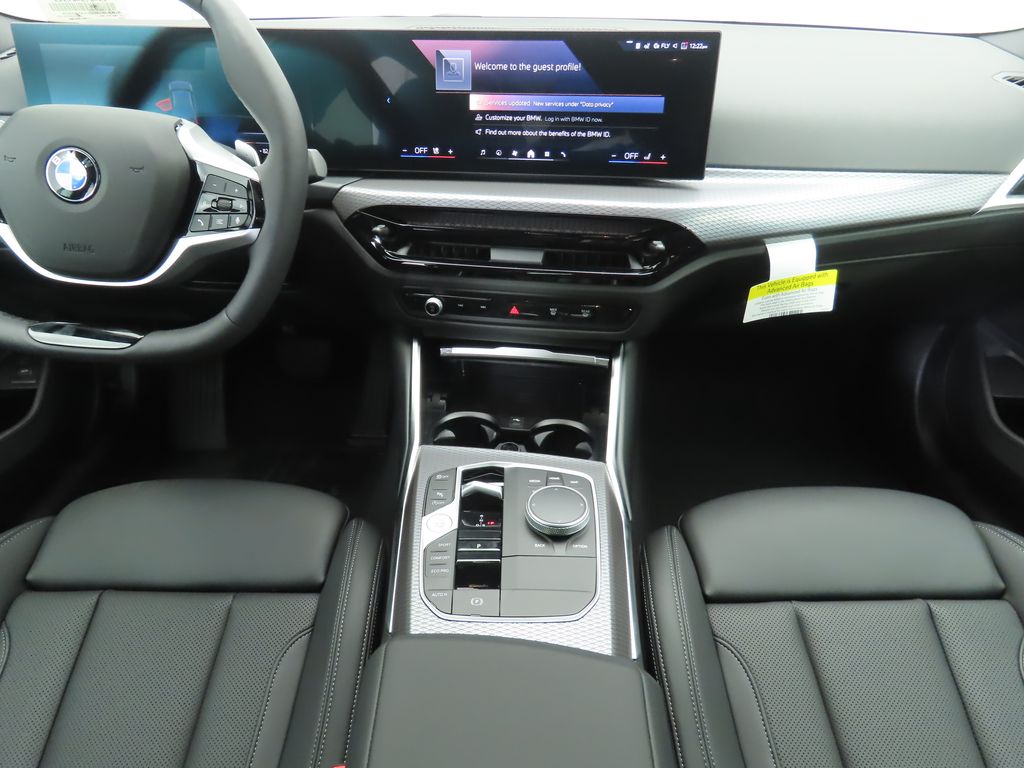 Thumbnail: 2025 BMW 3 Series - 13