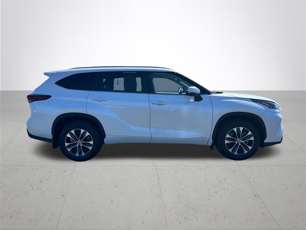 2026 Toyota Highlander Hybrid XLE