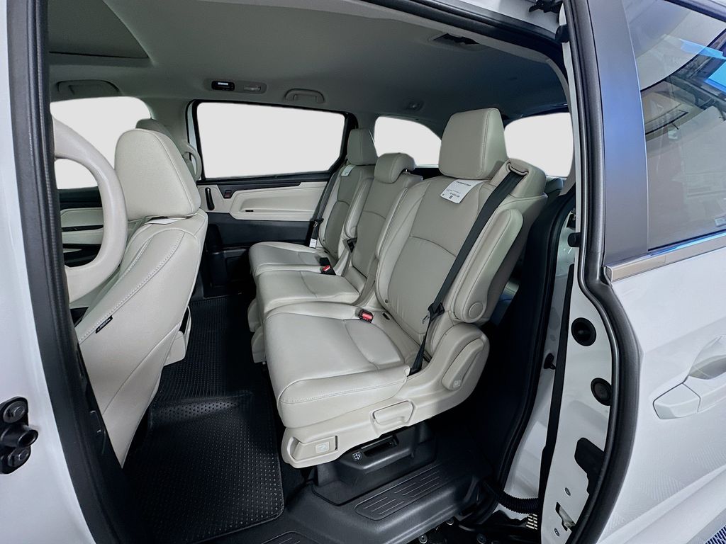 Thumbnail: 2026 Honda Odyssey - 16
