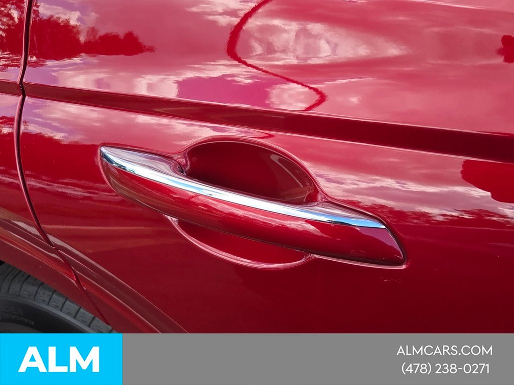 Used 2023 Red Genesis 2.5T image 8