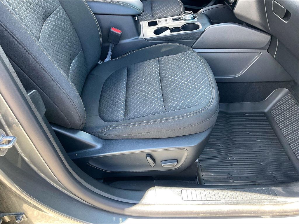 2025 Ford Escape — photo 36
