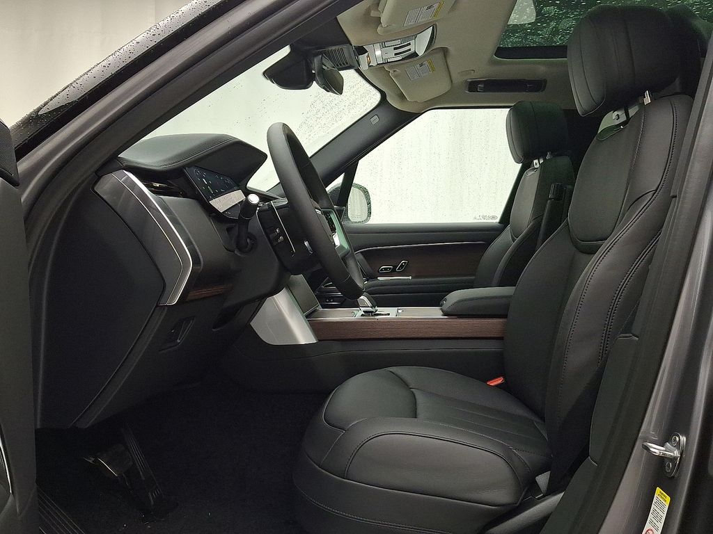 Thumbnail: 2026 Land Rover Range Rover - 10
