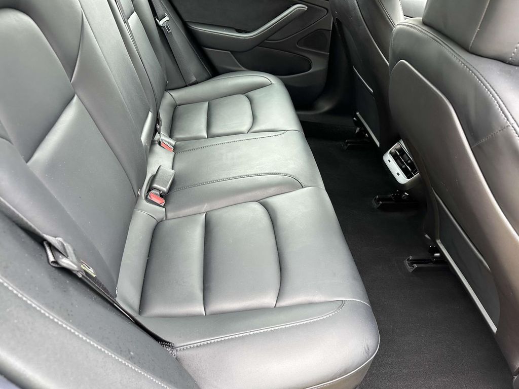 2019 Tesla Model 3 Long Range 17