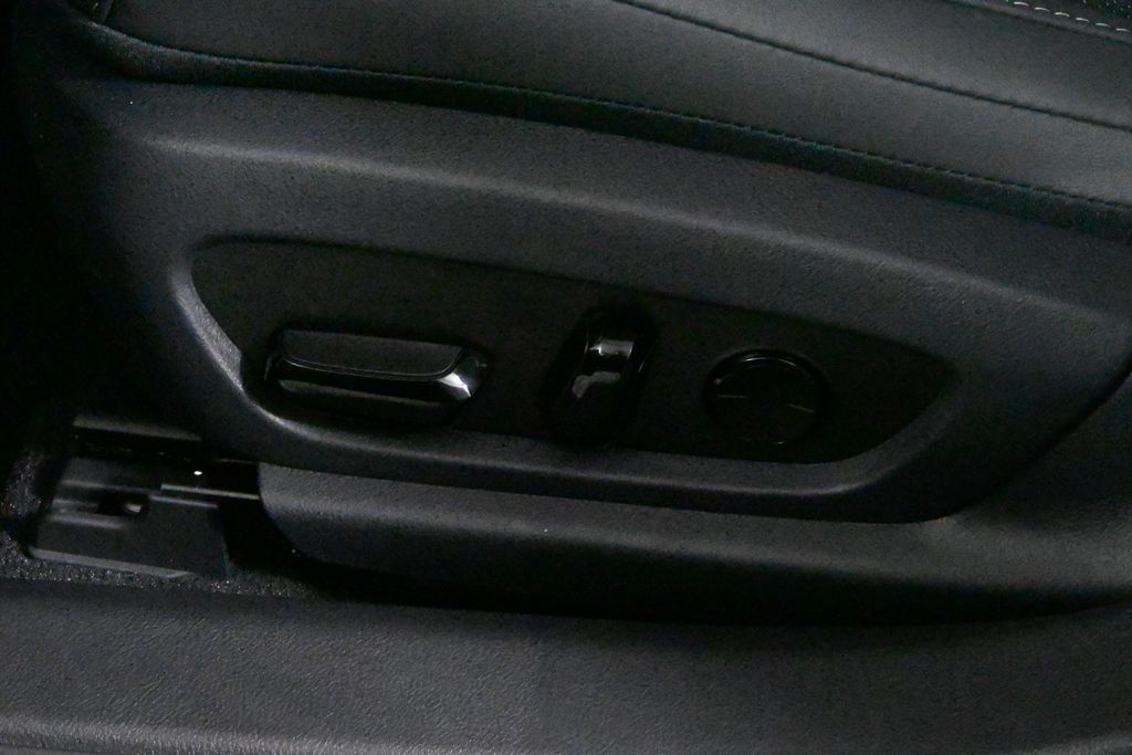 Thumbnail: 2025 Lexus ES - 27