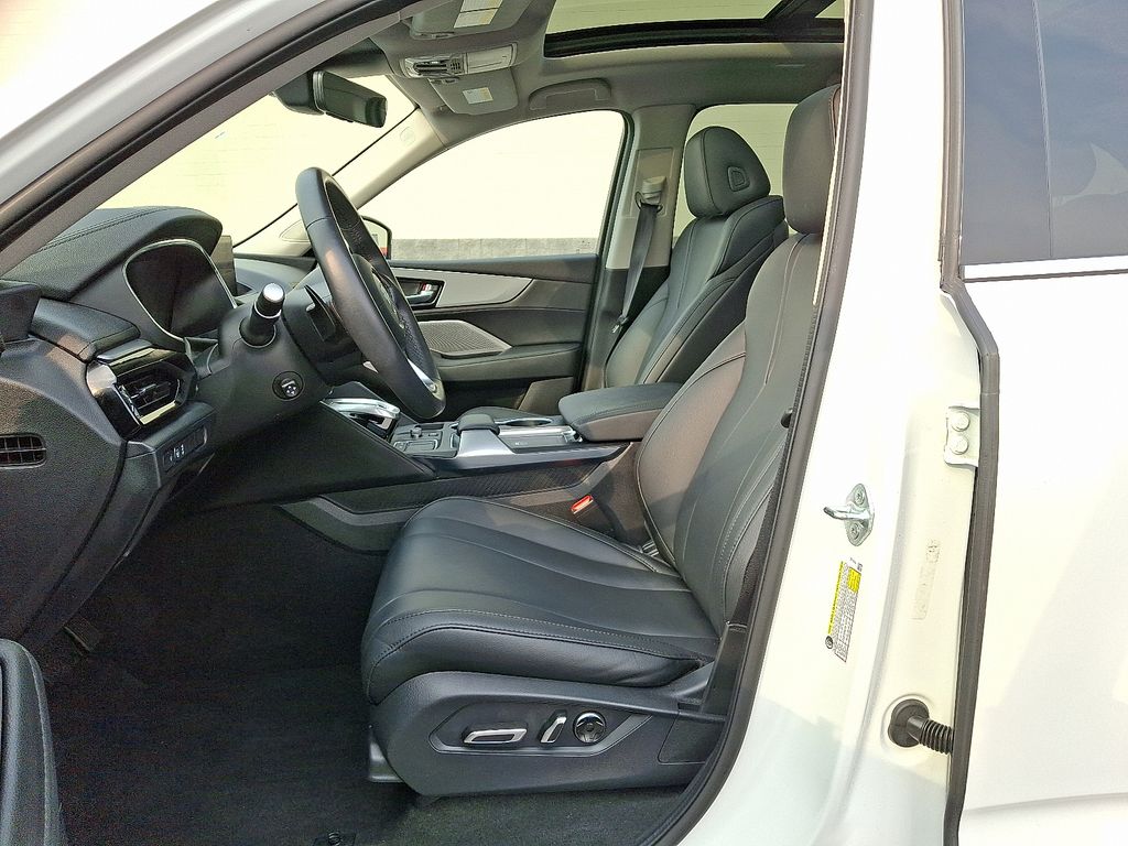 Thumbnail: 2023 Acura MDX - 14