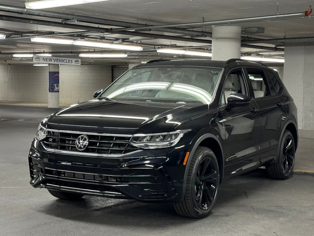 2024 Volkswagen Tiguan 2.0T SE R-Line Black 3