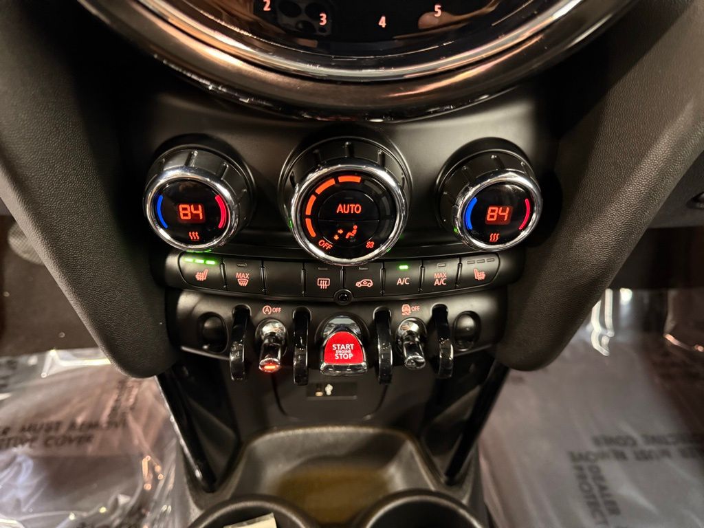 Thumbnail: 2023 MINI Cooper - 18