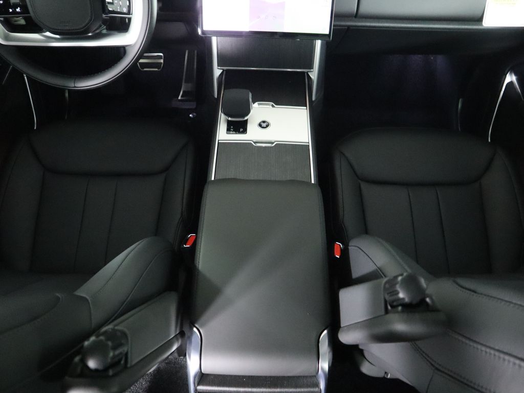 Thumbnail: 2025 Land Rover Range Rover - 18