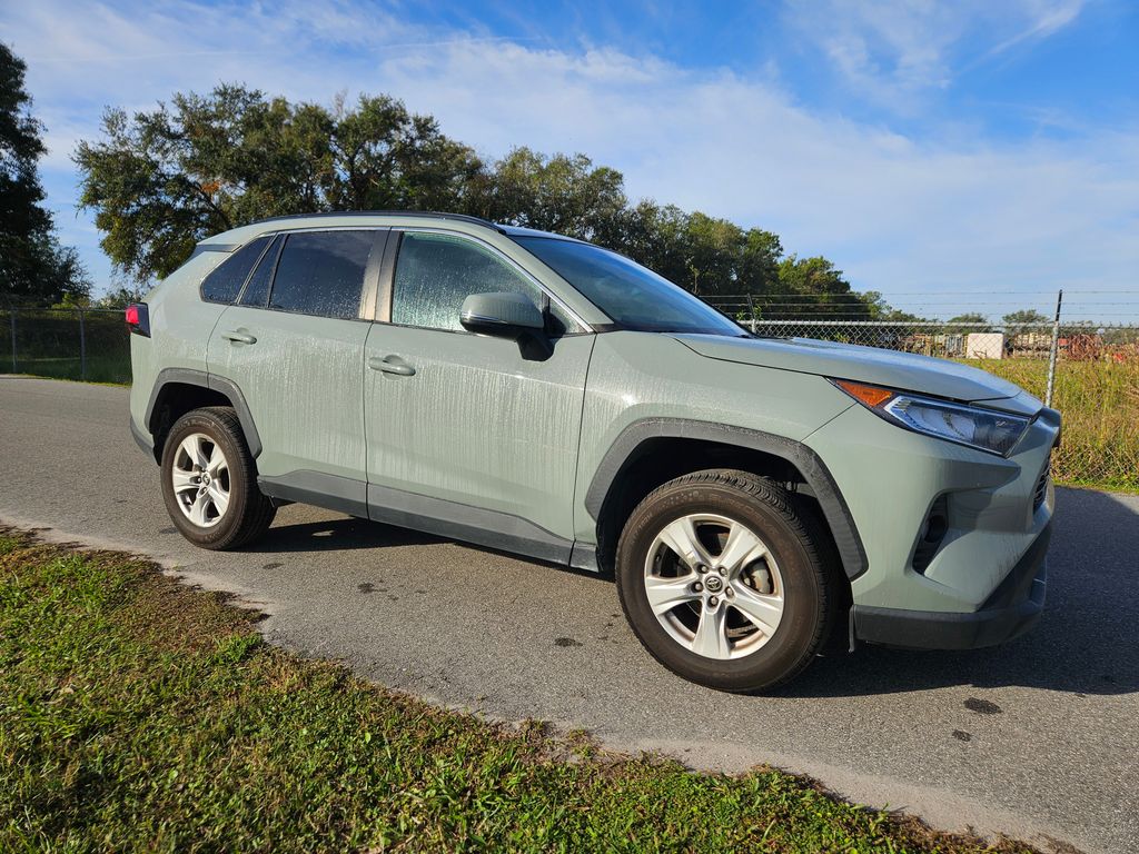 2021 Toyota RAV4 XLE 7