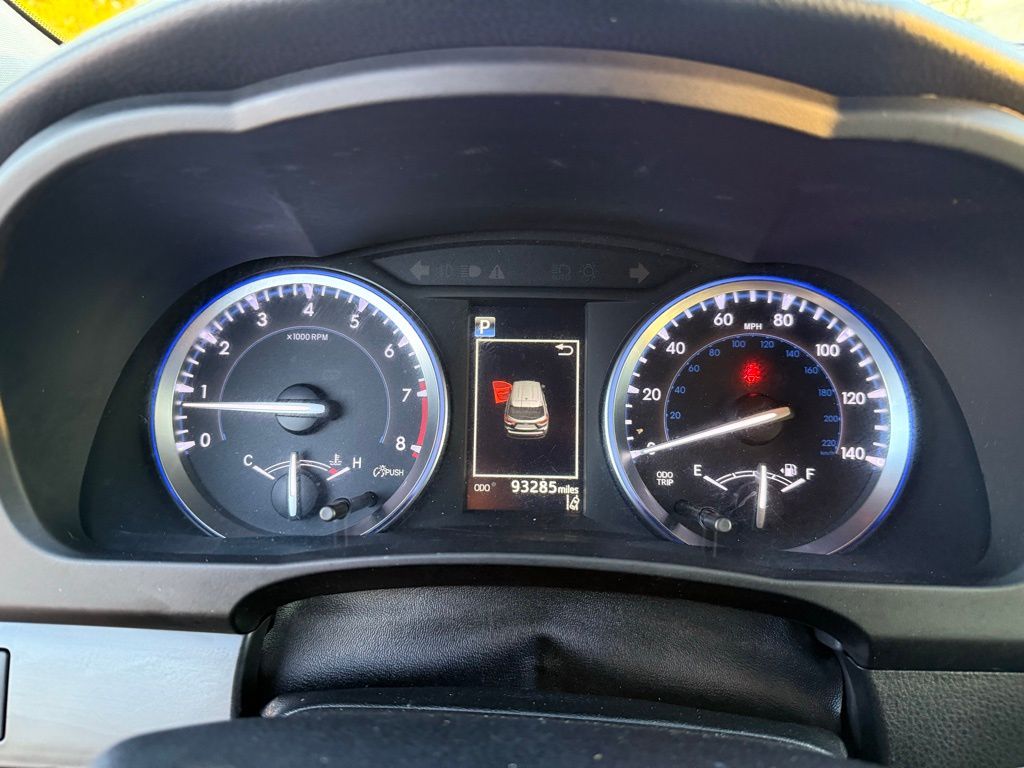 Thumbnail: 2017 Toyota Highlander - 16