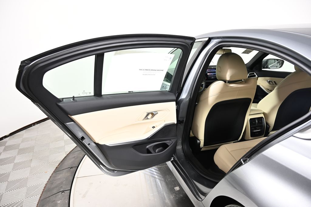 Thumbnail: 2025 BMW 3 Series - 23