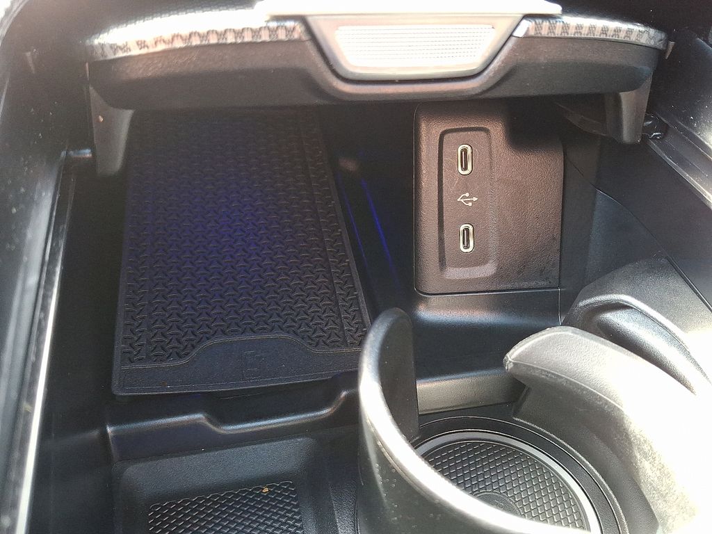 Thumbnail: 2026 Mercedes-Benz GLC - 23