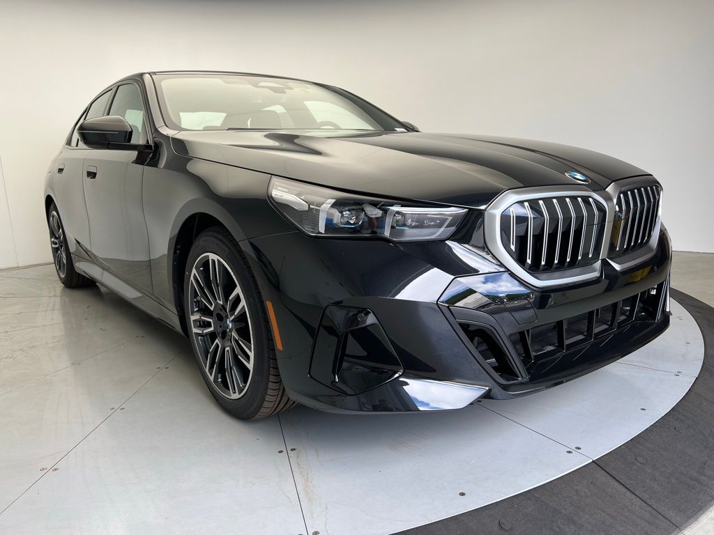 Thumbnail: 2026 BMW 5 Series - 2