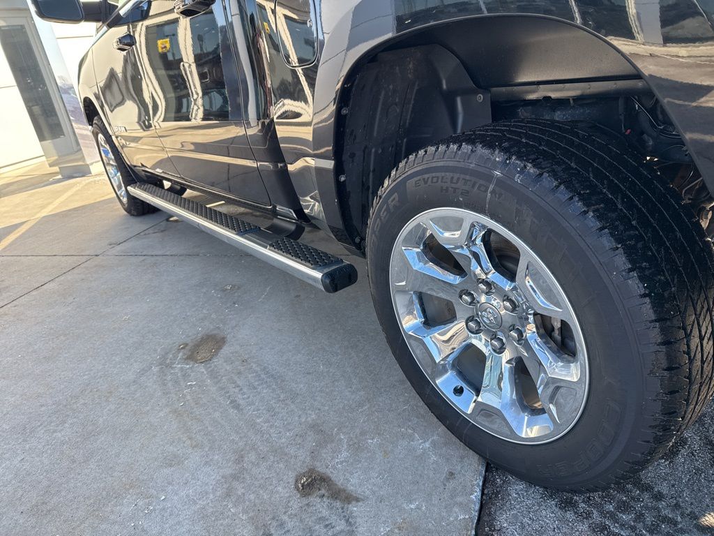 Certified Used 2022 Black Ram Big Horn/Lone Star image 26