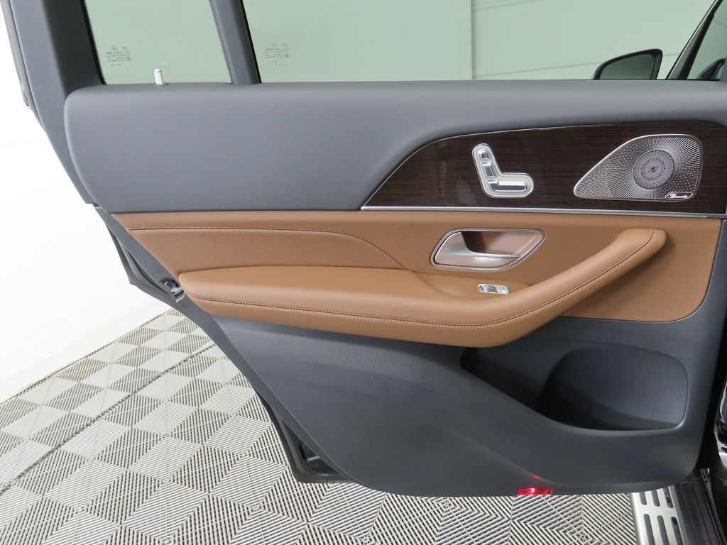 Thumbnail: 2026 Mercedes-Benz GLS - 27