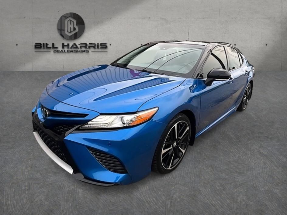 Midnight Black Metallic 2018 Toyota Camry Sedan Front-Wheel Drive 8-Speed Automatic