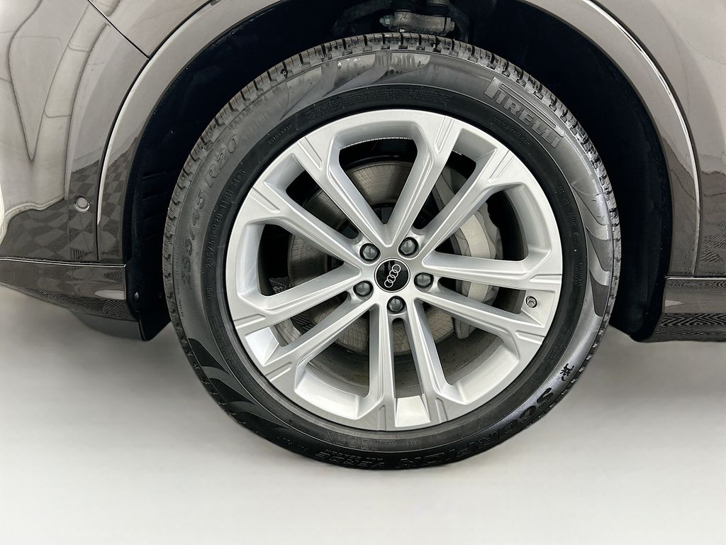 Thumbnail: 2026 Audi Q7 - 30