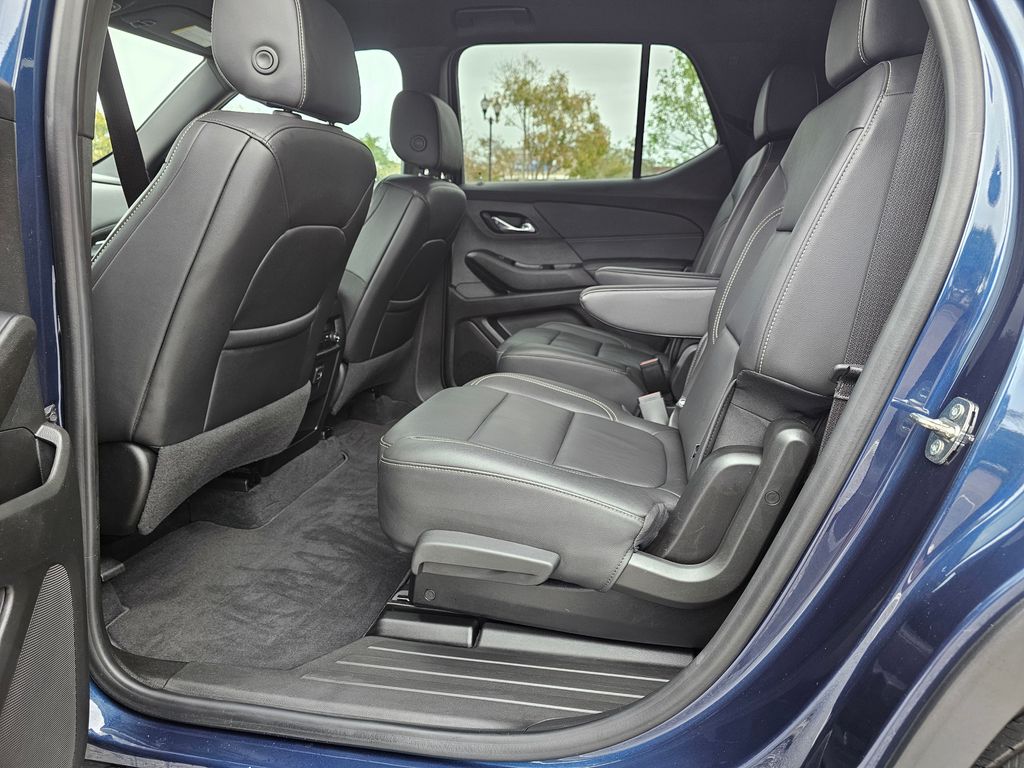 2023 Chevrolet Traverse LT Leather 32