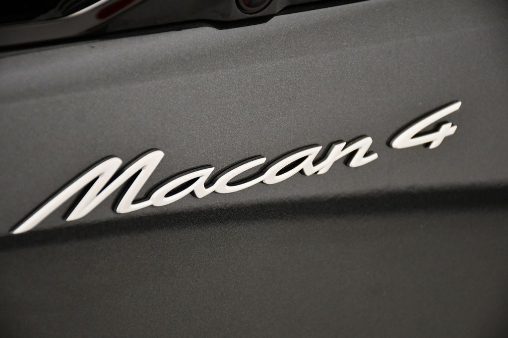 Thumbnail: 2025 Porsche Macan - 11