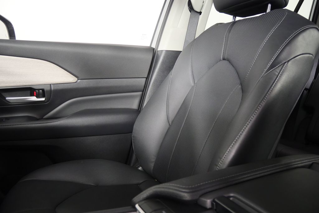 Thumbnail: 2024 Toyota Grand Highlander - 26