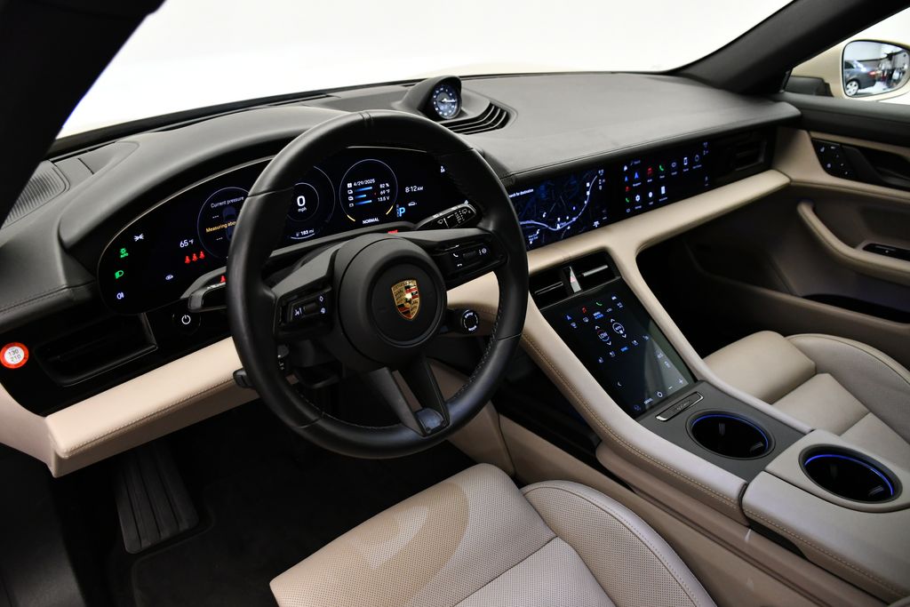 2023 Porsche Taycan Turbo S 18
