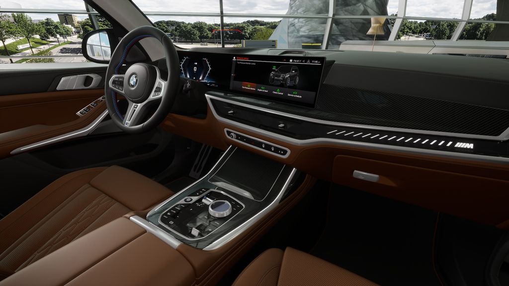 2026 BMW X7 M60i 14